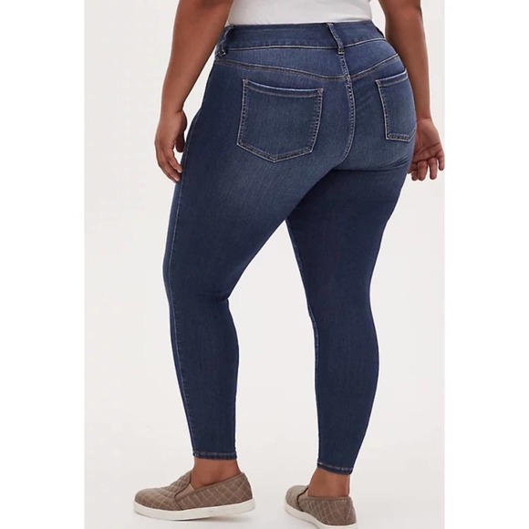 TORRID JEGGING SUPER STRETCH MEDIUM WASH 12 TALL - Picture 2 of 2